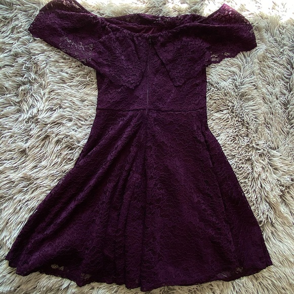 Charlotte Russe Off the Shoulder lace dress - Picture 2 of 2